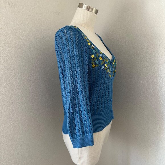 Anthropologie Guinevere Crochet Knit Cardigan V Neck Floral Embroidered Boho Blu - Picture 3 of 11